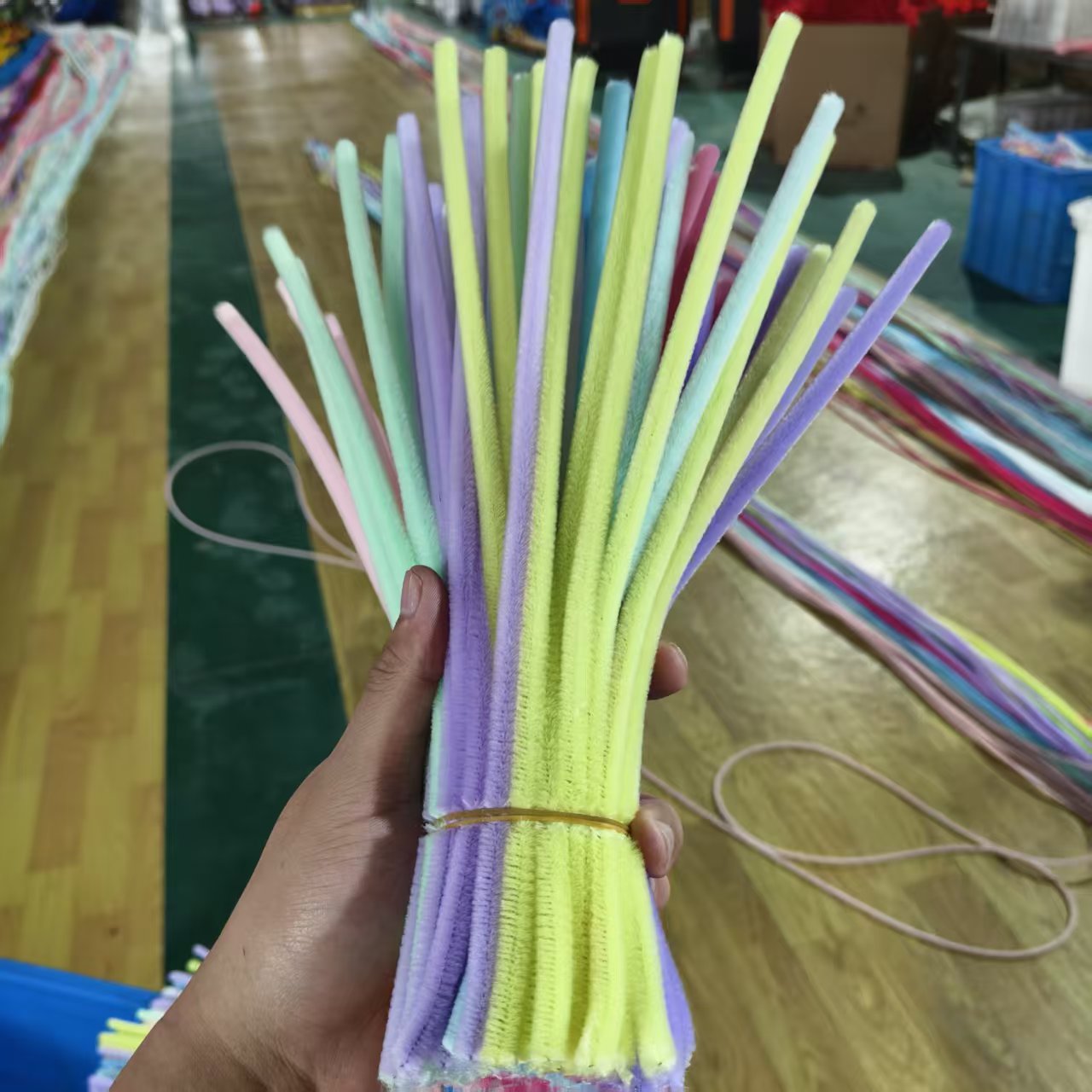 Pastel chenille stem bundle prepared in the Yunjian Workshop factory